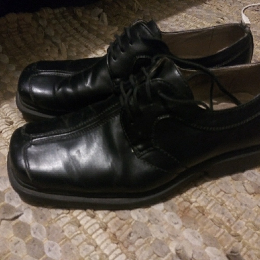 Genuine leather men's dress shoes